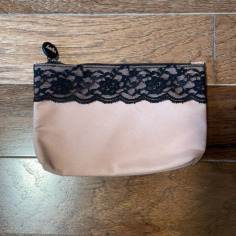 Makeup Bag (4) - Picture 8 of 12